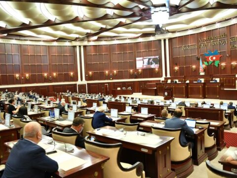 Milli Məclisin plenar iclası başlayıb, Baş nazir hesabat verəcək