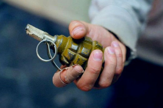 Zaqatalada 18 yaşlı gəncin əlində qumbara partladı: Ölən var Zaqatalada 18 yaşlı gəncin əlində qumbara partladı: Ölən var