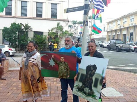 Yeni Kaledoniyada aksiyada Azərbaycan Prezidentinin və “Dəmir Yumruğ”un plakatları qaldırılıb