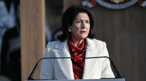 Zurabişvili hakim partiyanı sərt tənqid etdi Zurabişvili hakim partiyanı sərt tənqid etdi