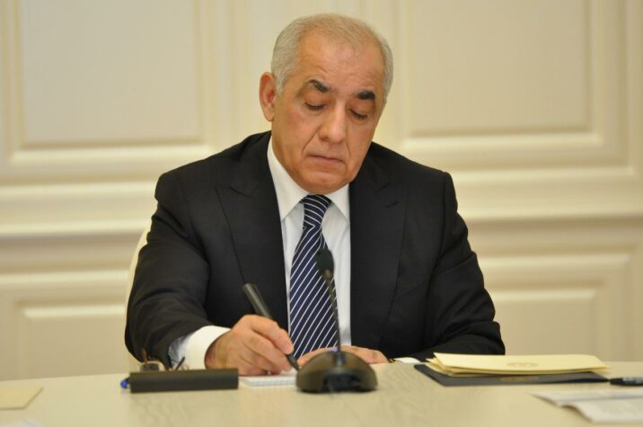 Əli Əsədov qərar imzaladı Əli Əsədov qərar imzaladı