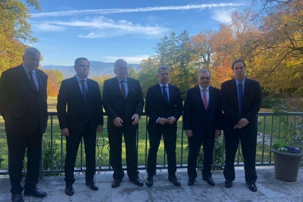 XİN başçılarının görüşü başladı