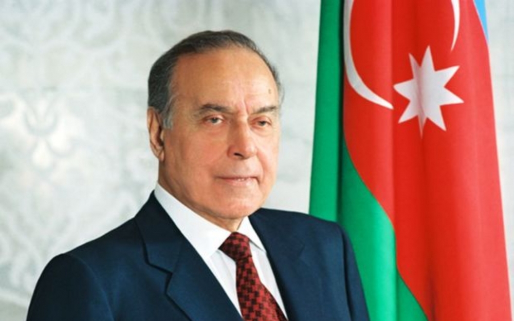 Heydər Əliyevin vəfatından 17 il keçir