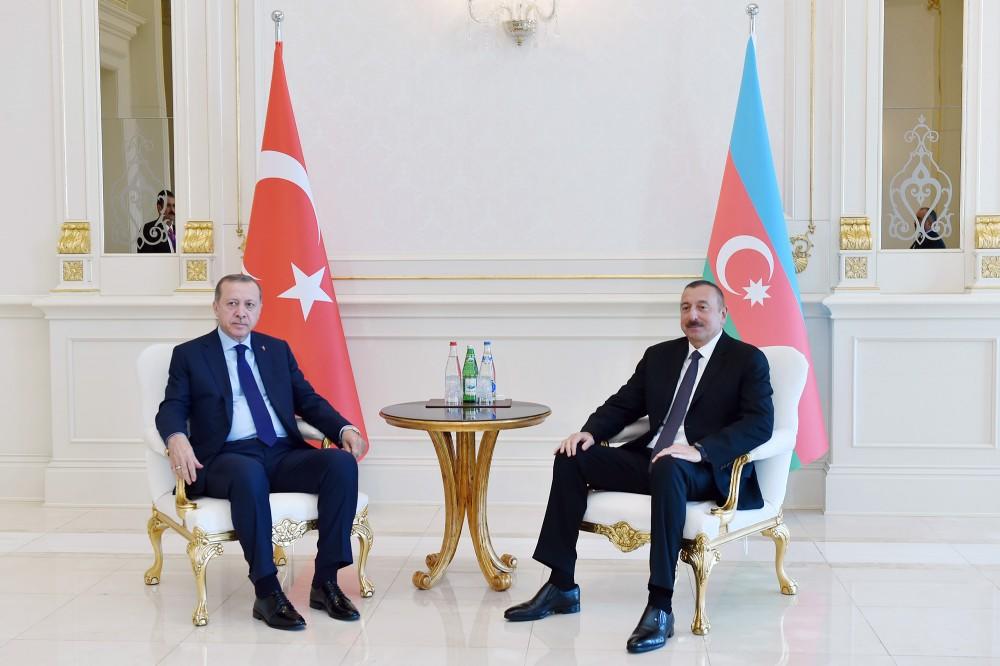 İlham Əliyevlə Ərdoğan təkbətək görüşdü