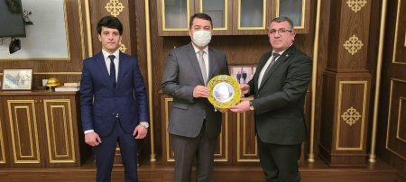 İSBAM rəhbəri Samir Adıgözəlli Qazaxıstanın ölkəmizdəki səfiri ilə görüşüb