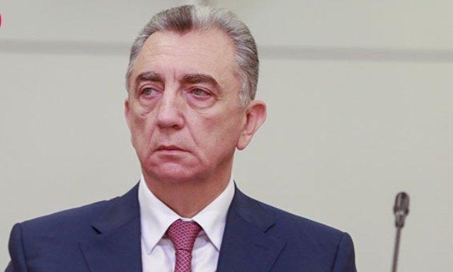 Əzizov idarə rəisini işdən çıxardı