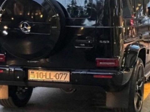 Başçının oğlu yarım milyonluq maşınına yeni nömrə aldı
