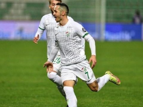 “Namiqdən diqqətçəkən performans”