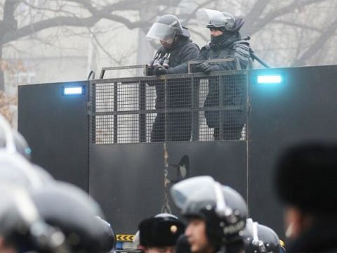 Qazaxıstan DİN: Silahı yerə qoymayan məhv ediləcək