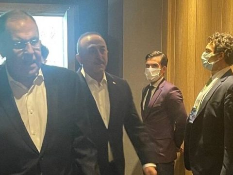 Lavrovla Çavuşoğlunun görüşü başladı