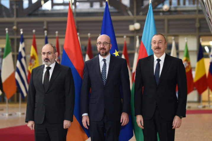 XİN İlham Əliyev və Paşinyanın görüşü haqqında məlumatı