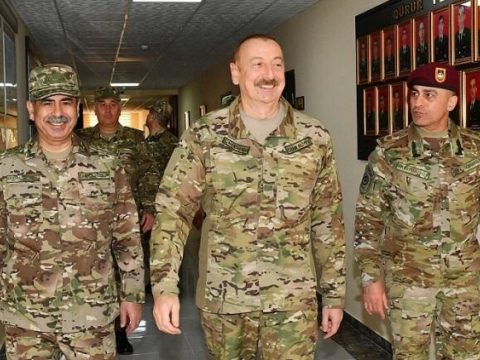 Prezident XTQ-nin hərbi hissəsində – Foto
