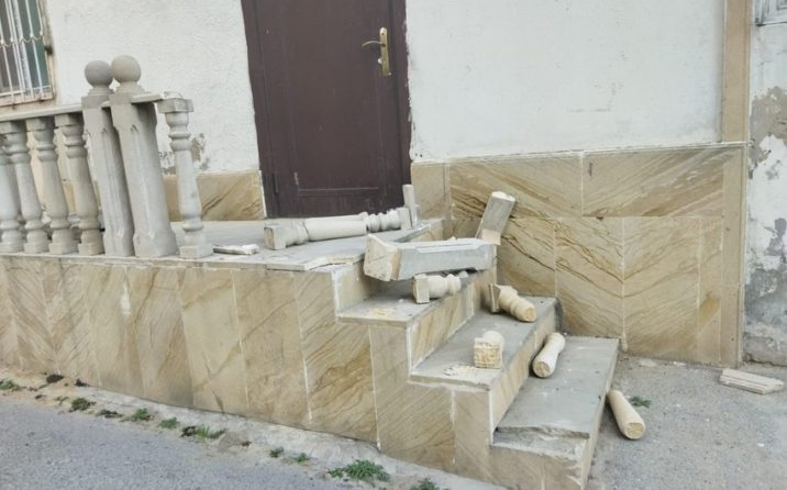DİN partiya qərargahının qarşısındakı pilləkənin yararsız hala salınmasına münasibət bildirib
