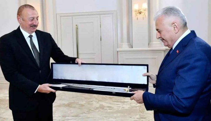Türkiyədən Azərbaycana fateh qılıncı jesti, dünyaya tarixi xatırlatma