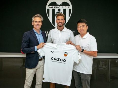 “Milan”dan “Valensiya”ya keçdi