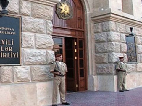Qız adı ilə səhifə açdı: hədə-qorxu ilə pul tələb etdi