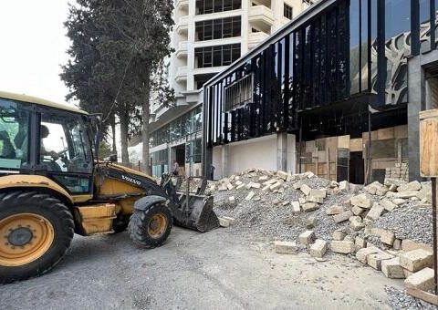 “Metropark”ın yanında qanunsuz tikilinin qarşısı alındı