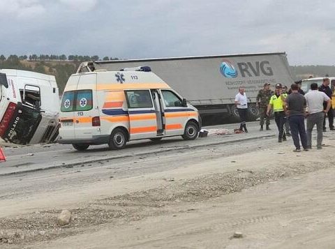 “Ford”la TIR toqquşdu: ölənlər var – Foto