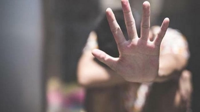 Məktəbli oğlan xalası qızına təcavüz etmək istədi, oxlovla döyüldü