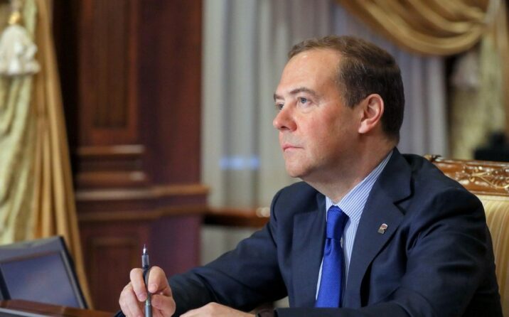 Medvedev Zelenskini Hitlerə bənzətdi