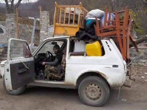 Arayikin “nümayəndəsi” erməniləri Laçındakı evləri yandırmağa ÇAĞIRDI