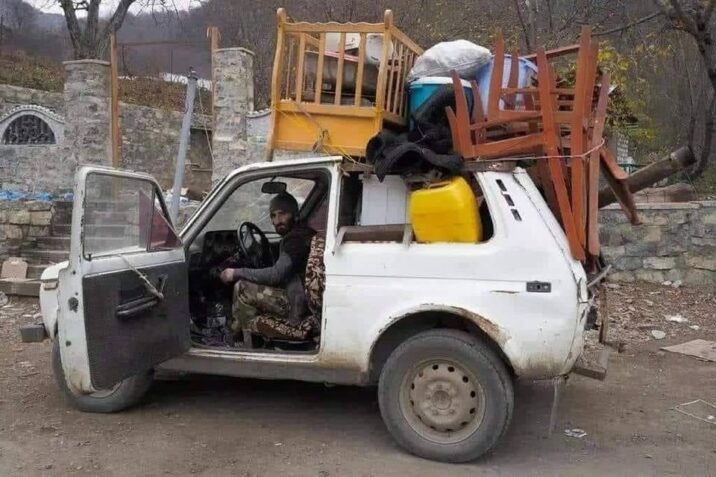 Arayikin “nümayəndəsi” erməniləri Laçındakı evləri yandırmağa ÇAĞIRDI