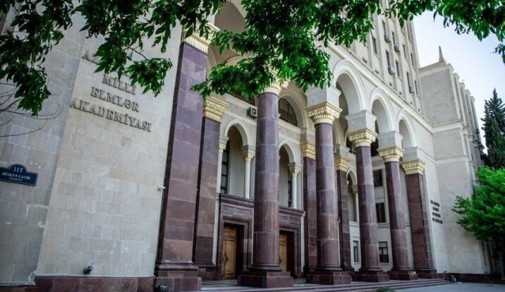 “Lökbatanda püskürən vulkan dünyanın ən aktiv palçıq vulkanıdır”