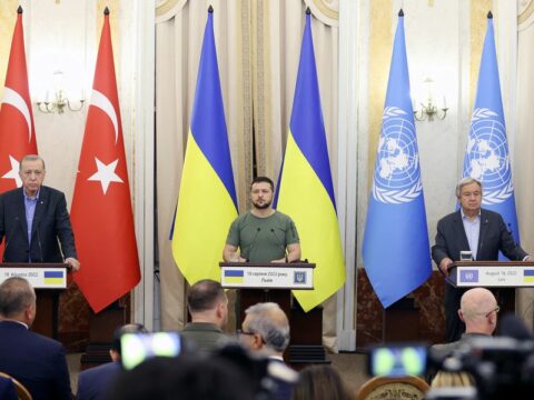 Zelenski Rusiya ilə bu şərtlə danışıqlar aparacaq