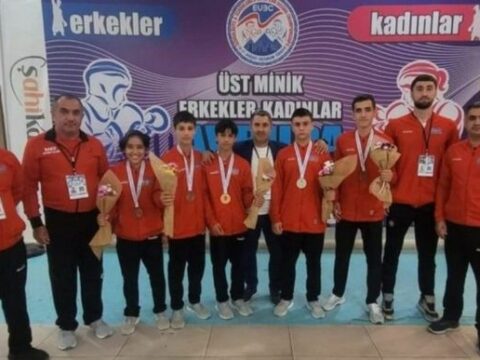 Millimiz vətənə 5 medalla döndü