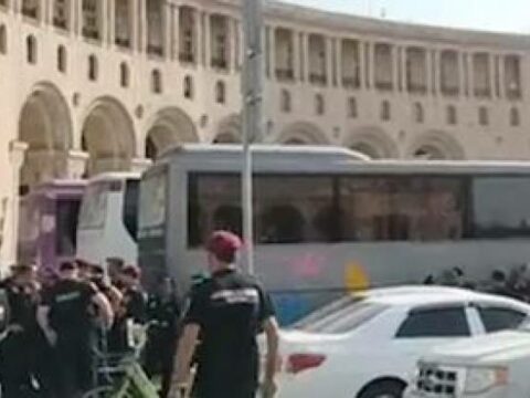 Paşinyanın istefası tələbilə aksiya keçirildi