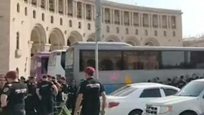 Paşinyanın istefası tələbilə aksiya keçirildi