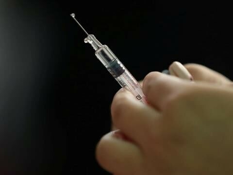 Farmakologiya nəhəngləri "kovid" peyvəndini bölüşə bilmir…