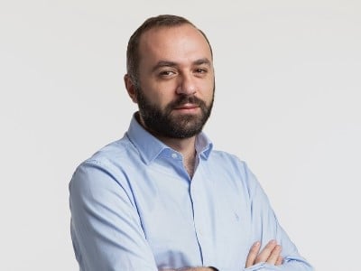 “Laçının fonunda Ermənistan parlamentindən yoxa çıxan şir heykəli daha önəmlidir”