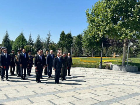 Zakir Həsənov Ankarada Heydər Əliyev Parkını ziyarət etdi