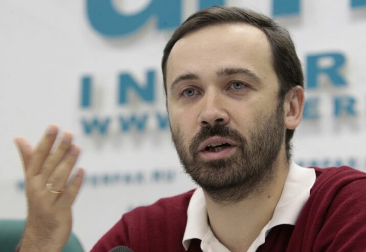 Putinə qarşı çıxan sabiq deputat haqqında cinayət işi açıldı
