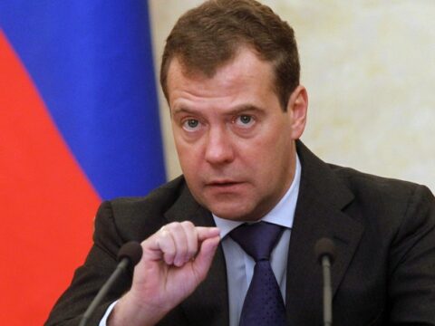 Dmitri Medvedev Estoniyanı təhdid edib
