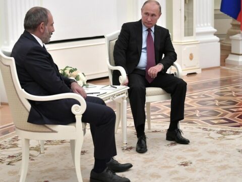 Putin Paşinyanla üçtərəfli bəyanatların icrasını müzakirə edib