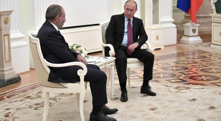 Putin Paşinyanla üçtərəfli bəyanatların icrasını müzakirə edib
