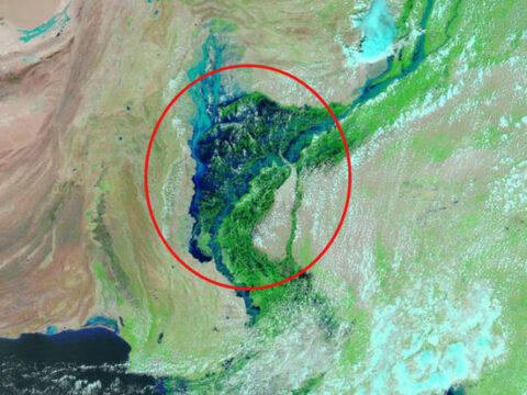 Pakistanda təbii fəlakət 100 km enində göl yaratdı