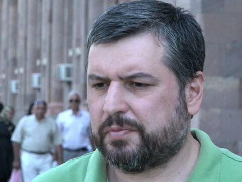 “Nikol özü üçün əlverişli məqamda hamını bir saniyə tərəddüd etmədən ayağa verəcək…”