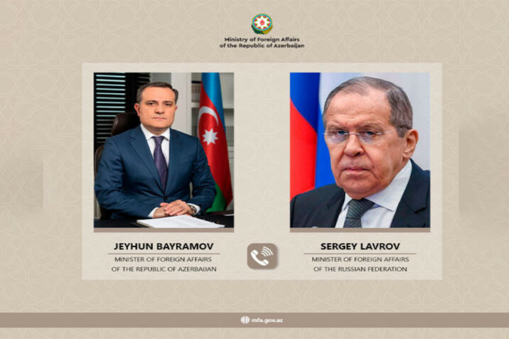 Ceyhun Bayramov Lavrovla sərhəddəki gərginliyi müzakirə etdi