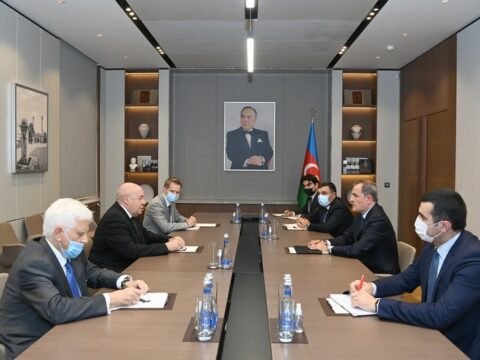 “Azərbaycan Ermənistana birtərəfli qaydada humanitar atəşkəs təklif edib”
