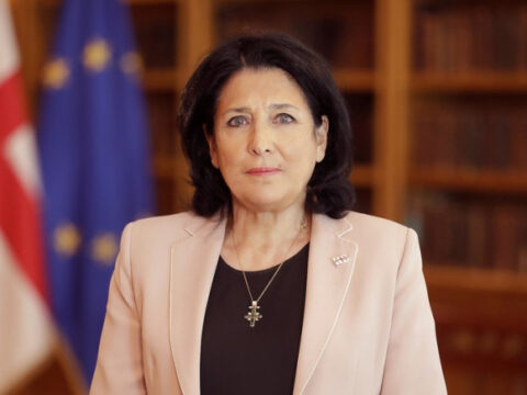 Zurabişvili sərhəddəki gərginliyə münasibət bildirib