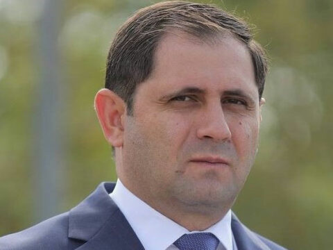 ABŞ rəsmisi Papikyana da zəng etdi 