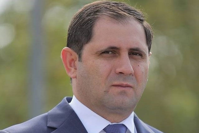 ABŞ rəsmisi Papikyana da zəng etdi 