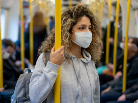 Metro və avtobusda maska taxın!
