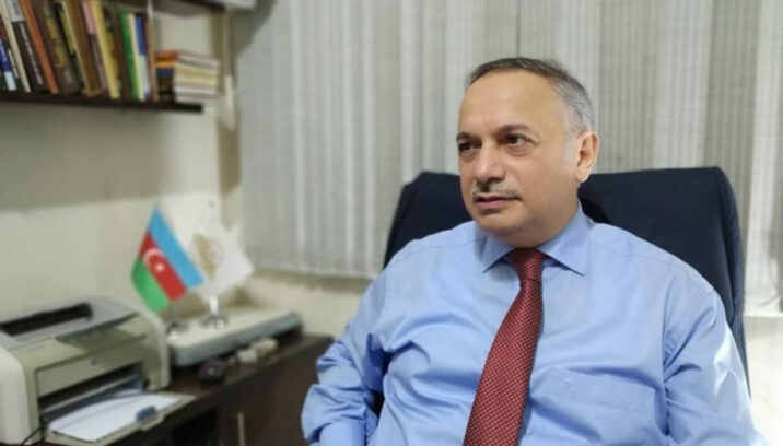 Həbsdə olan partiya sədri dustağı döyüb