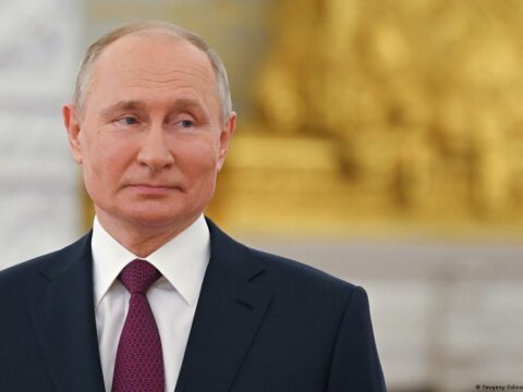 Putin Bakı və İrəvanı atəşkəsə riayət etməyə ÇAĞIRDI