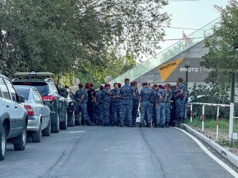 Polis döyülən əsgər valideynlərinin işini araşdırır