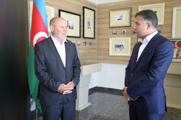 Ruslan Əliyev Mübariz İbrahimovun ev muzeyini ziyarət edərək şəhidin ailə üzvləri ilə görüşüb